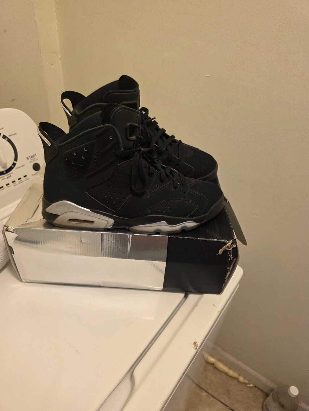 Air Jordan 6 Chrome